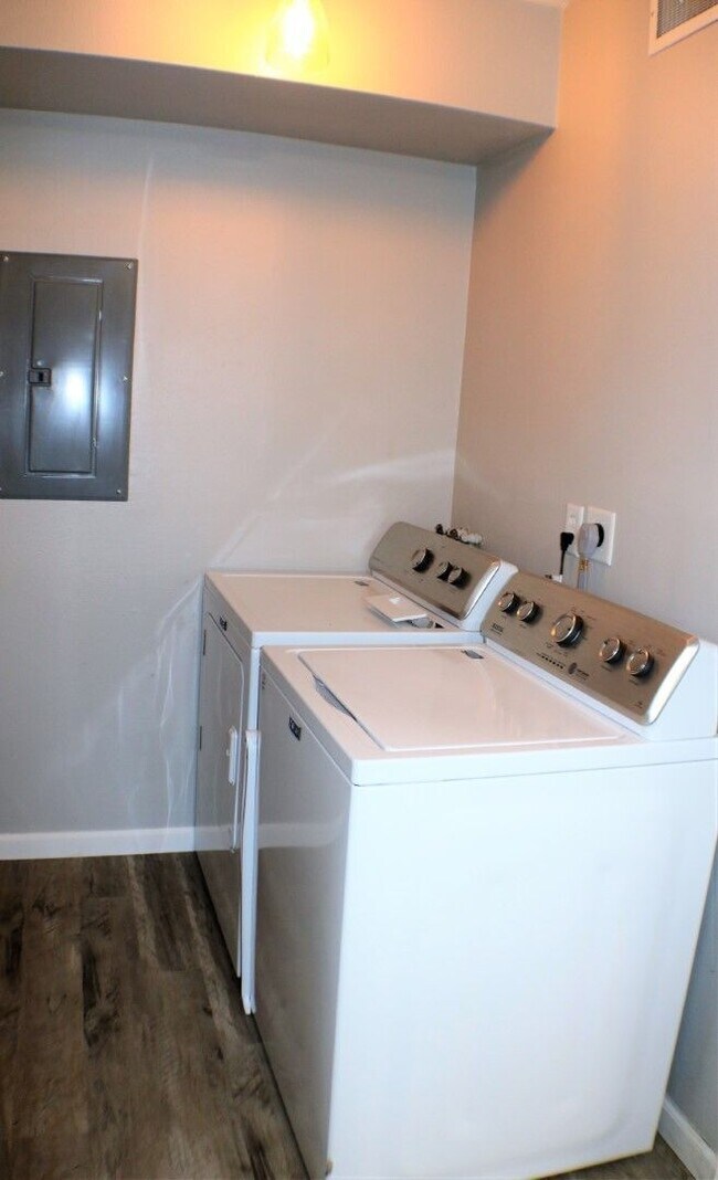 Building Photo - $1,750 | 3 Bedroom, 1 Bathroom Ground Floor Duplex | No Pets | Available for August 1st, 2026 Mov...