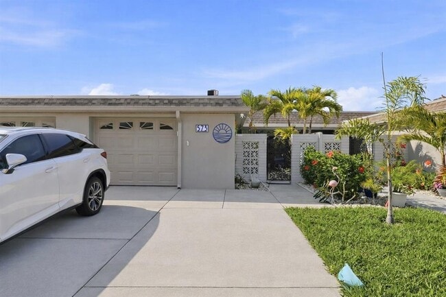 Building Photo - 573 Boca Ciega Point Blvd N