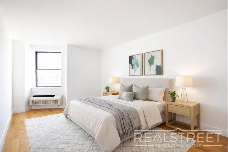 Building Photo - LUXURY 2 BED LOFT in Queens!