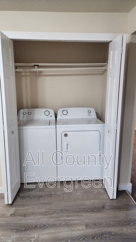 Building Photo - 1405 Wright Ave