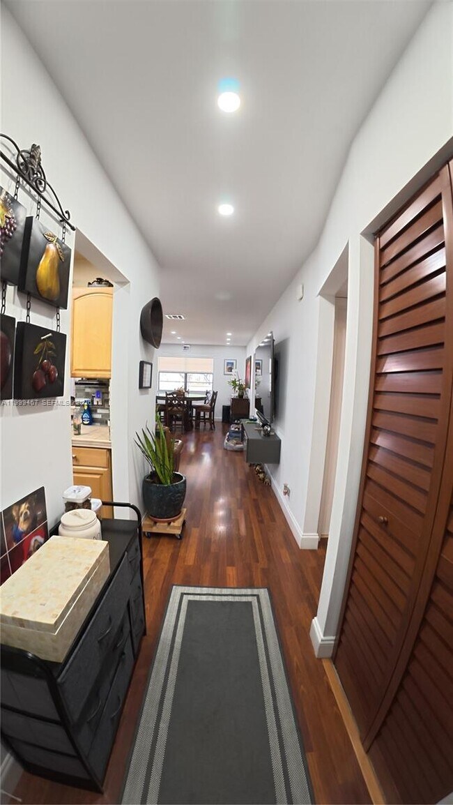 Building Photo - 1871 NW 94th Ave