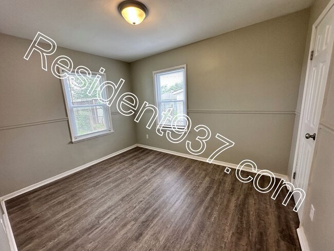 Building Photo - Cute 2 bed 1 bath home