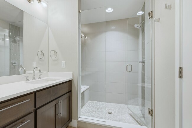 Building Photo - 1497 W 44th Ave