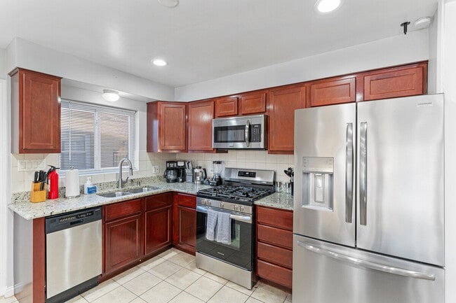 Building Photo - 3457 Main St