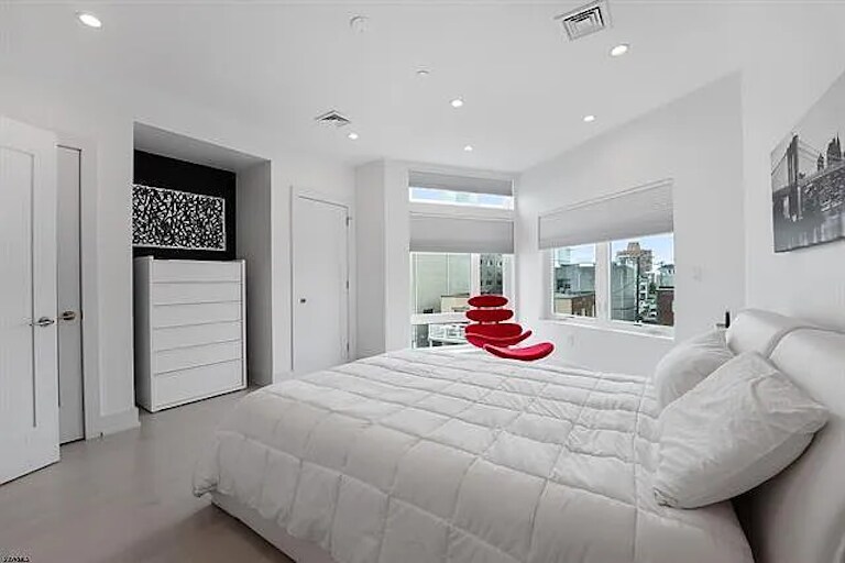 Building Photo - 117 S Little Rock Ave