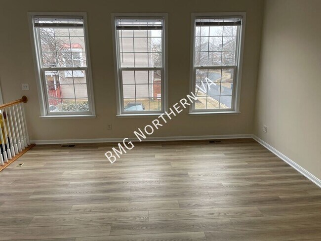 Building Photo - 22525 Maison Carree Square