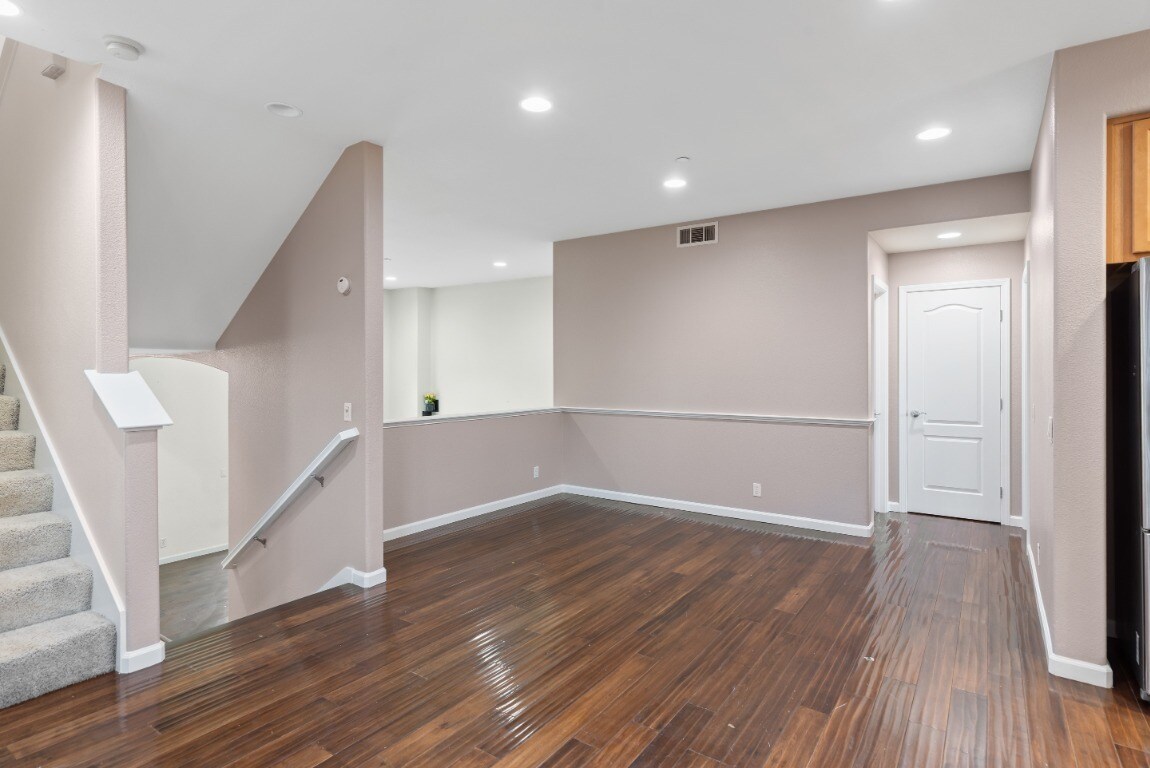 Family Room & Dining - 2801 Lavender Ter