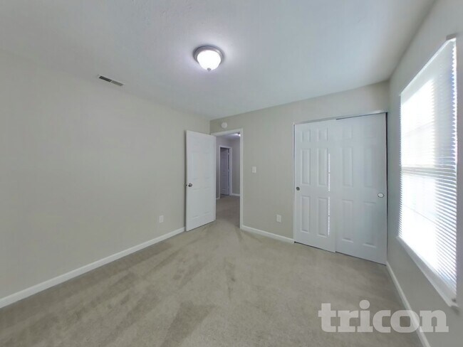 Building Photo - 1922 Kingen Dr