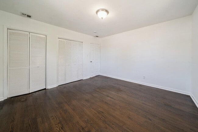 Building Photo - 940 SCHOPMAN Dr