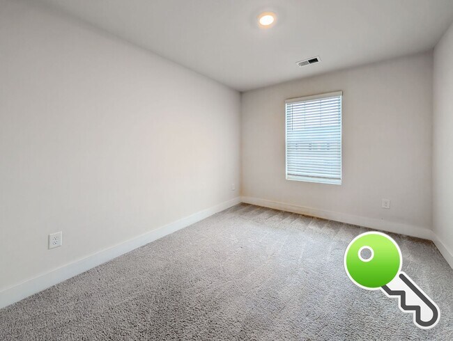 Building Photo - Beautiful 3 Bed / 2.5 Bath Home with Garage in Simpsonville