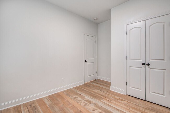 Building Photo - 1825 Young Ave