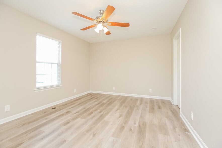 Building Photo - 1002 Wismar Ct