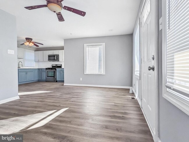 Building Photo - 211 Main St