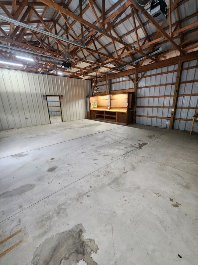 Building Photo - 717 Draketown Rd