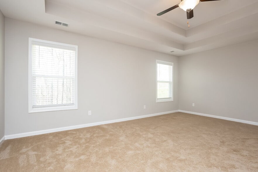 Building Photo - 383 Lenore Ct
