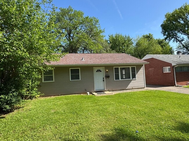 Building Photo - Take Me Home, Country Roads: Cozy 3 Bed, 1...
