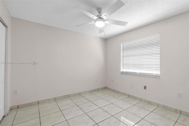 Building Photo - 5645 Taft St