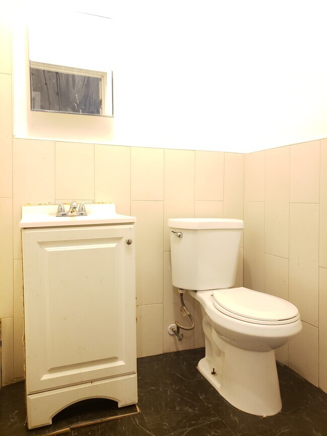 Building Photo - 25 Bergen Ave