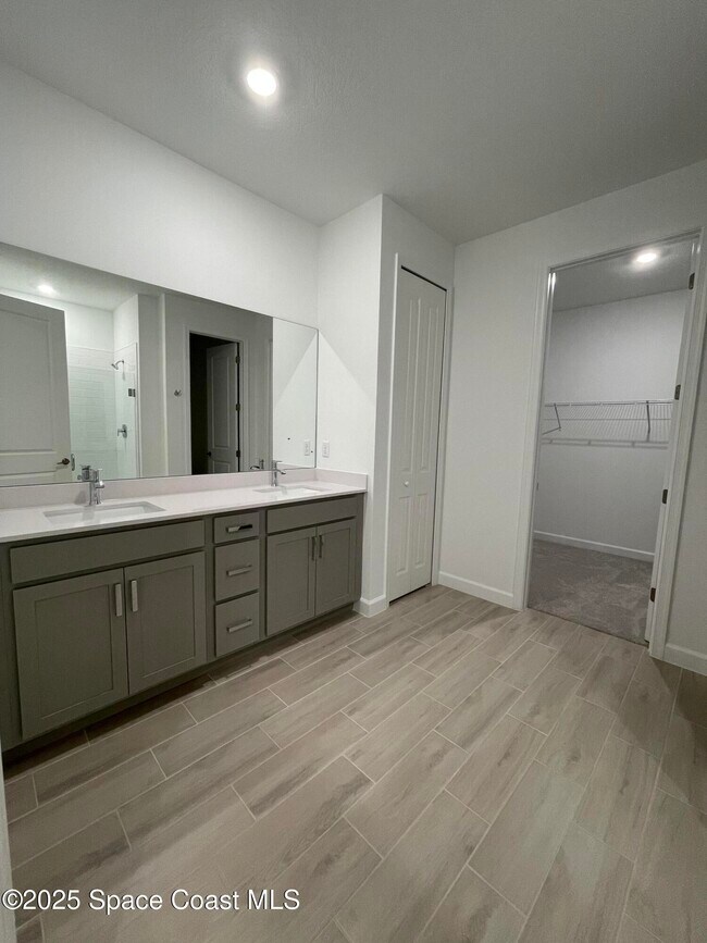 Building Photo - 696 Veridian Cir NW