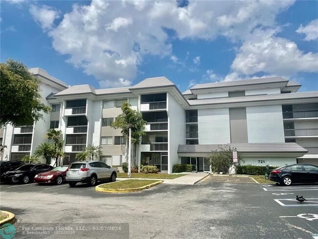 Primary Photo - 721 N Pine Island Rd