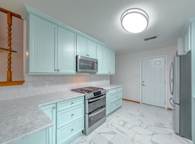 Building Photo - 776 Lupine Ln