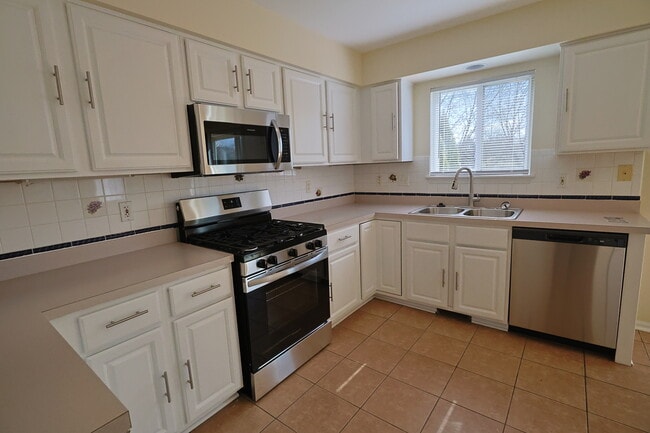 Building Photo - 14252 S Hemingway Cir