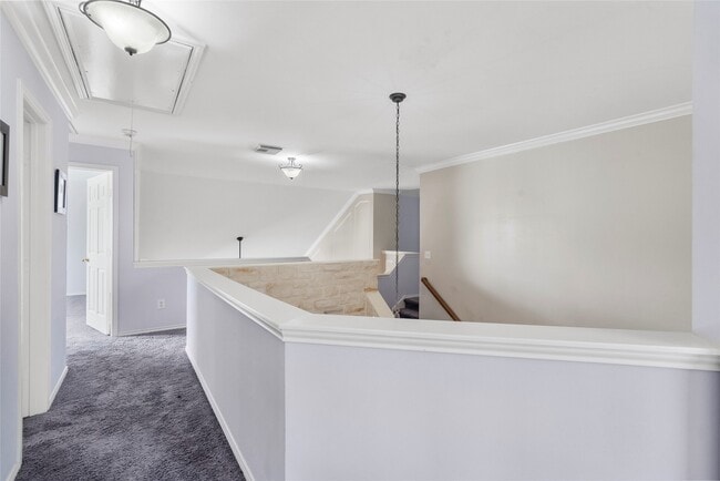 Building Photo - 510 Crestwater Ct