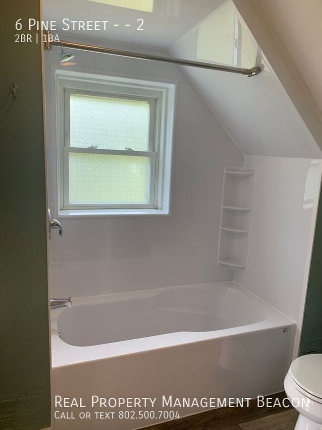 Building Photo - 6 Pine St