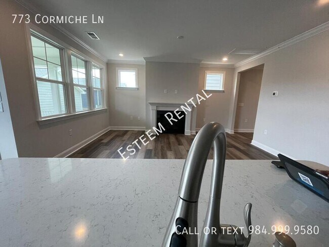 Building Photo - 773 Cormiche Ln