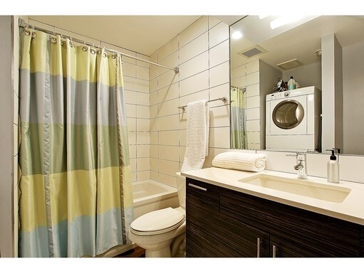 Building Photo - Modern 2 Bed + Den Madison Valley Townhouse!