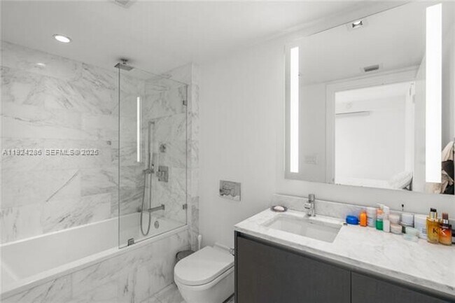 Building Photo - 1451 Brickell Ave