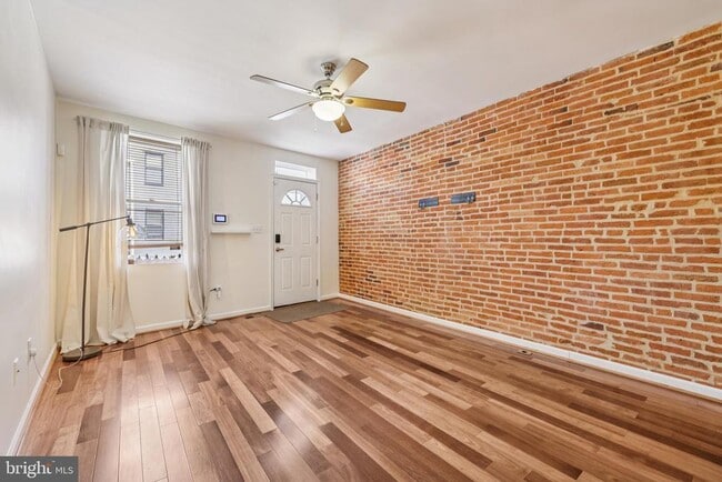 Building Photo - 49 E Heath St
