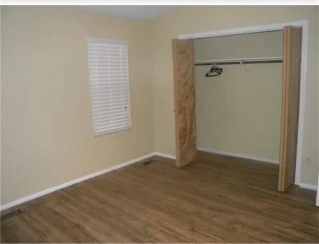 Building Photo - 1455 Inverness Dr