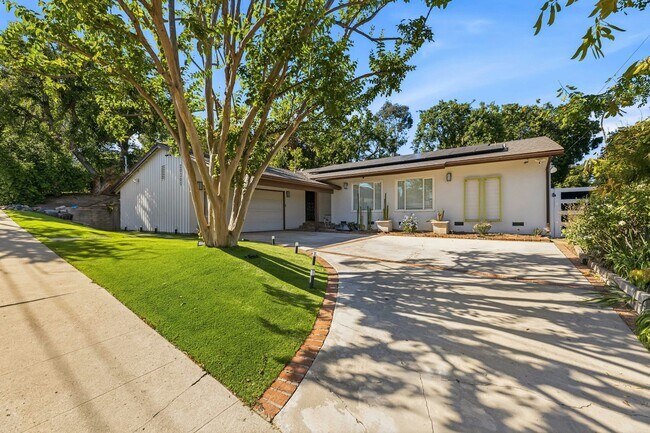 Building Photo - 20305 Aetna St