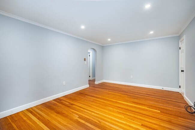 Building Photo - 7 Langley Cir