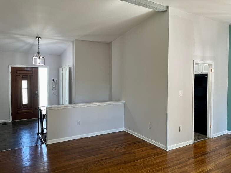 Building Photo - 13202 Wilton Oaks Dr