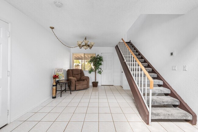 Building Photo - 42851 Lemonwood Dr