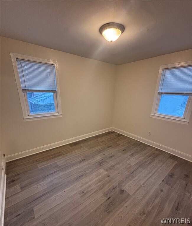 Building Photo - 4765 N Bailey Ave