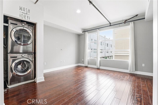 Building Photo - 911 E Santa Ana Blvd