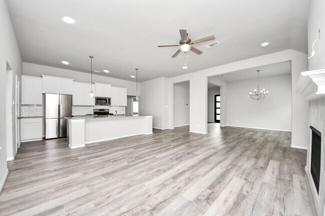 Building Photo - 859 Sarasota Shore Dr