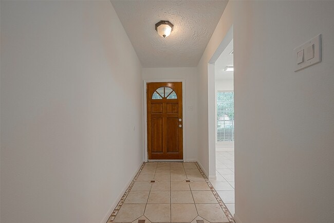 Building Photo - 4431 Duesenberg Dr