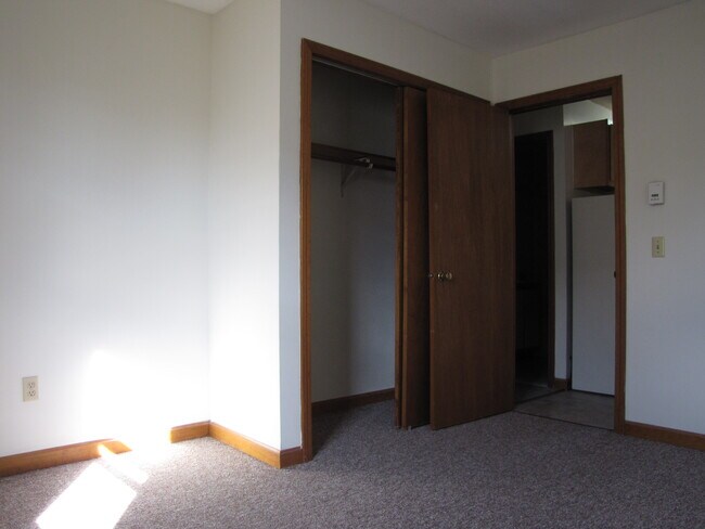 Building Photo - Center Court Apartments