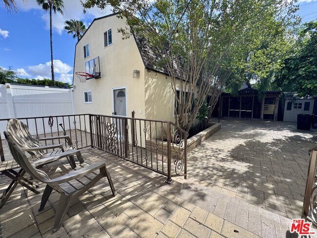 Building Photo - 6234 Carpenter Ave
