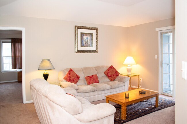 Building Photo - 637 Waterford Dr