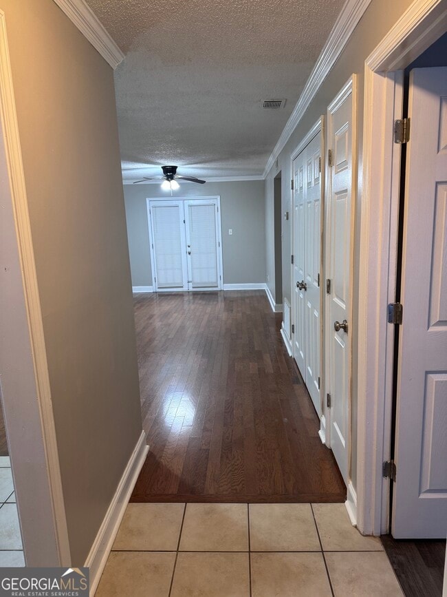 Building Photo - 1055 Baxter St