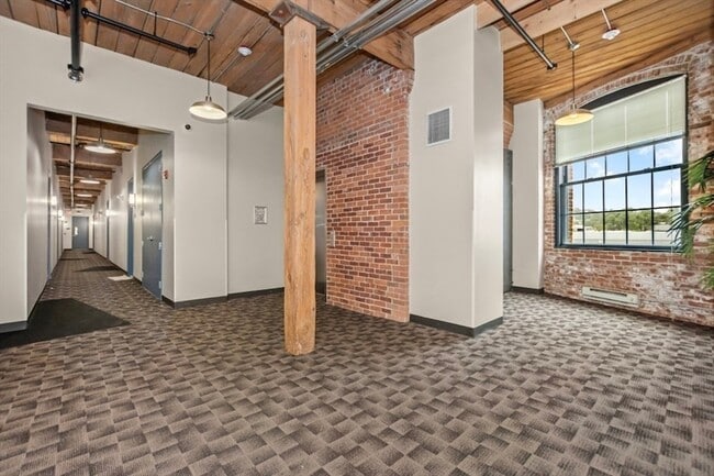 Building Photo - 88 Gerrish Ave