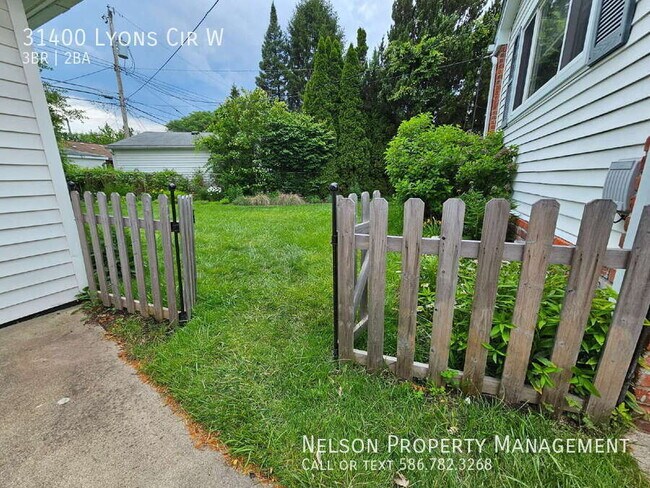Building Photo - 31400 Lyons Cir W