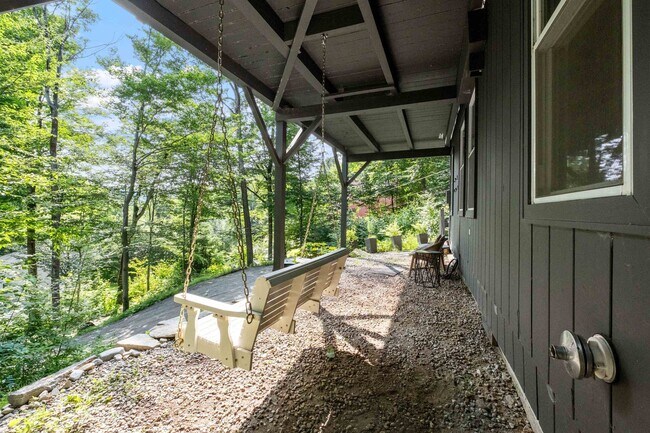 Building Photo - 25 Hilltop Dr