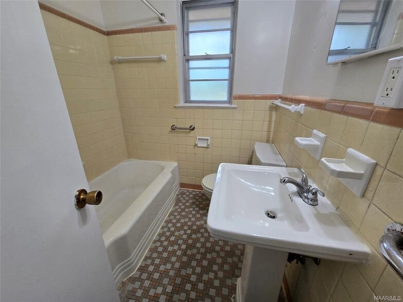 Building Photo - 3744 Honeysuckle Rd