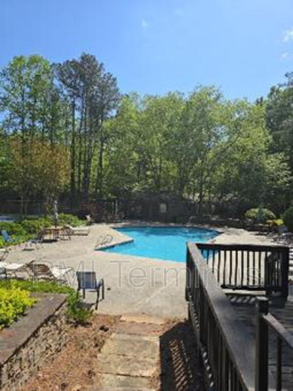 Building Photo - 2307 Cumberland Ct SE